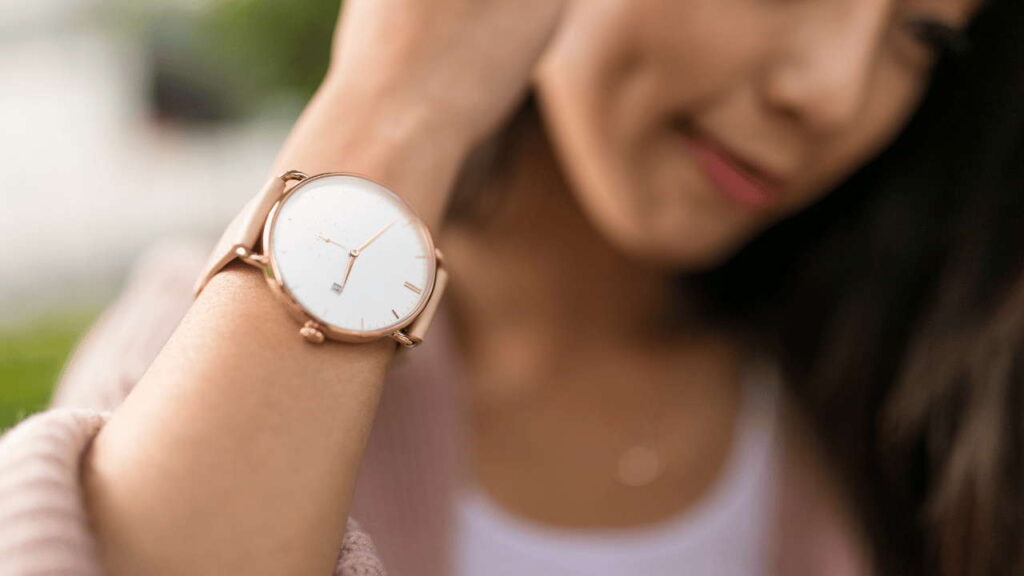 Trending Gold Watches Features for Women